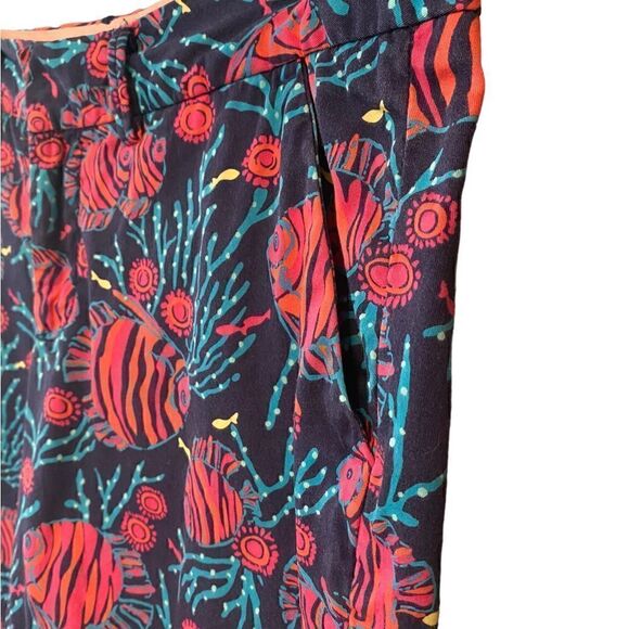 Lilly Pulitzer Sz 2 Blue Pink Coral & Fish Print Avenue Short Side Pockets Short - Picture 3 of 9
